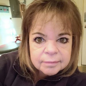 Meet your Posher, Laurie